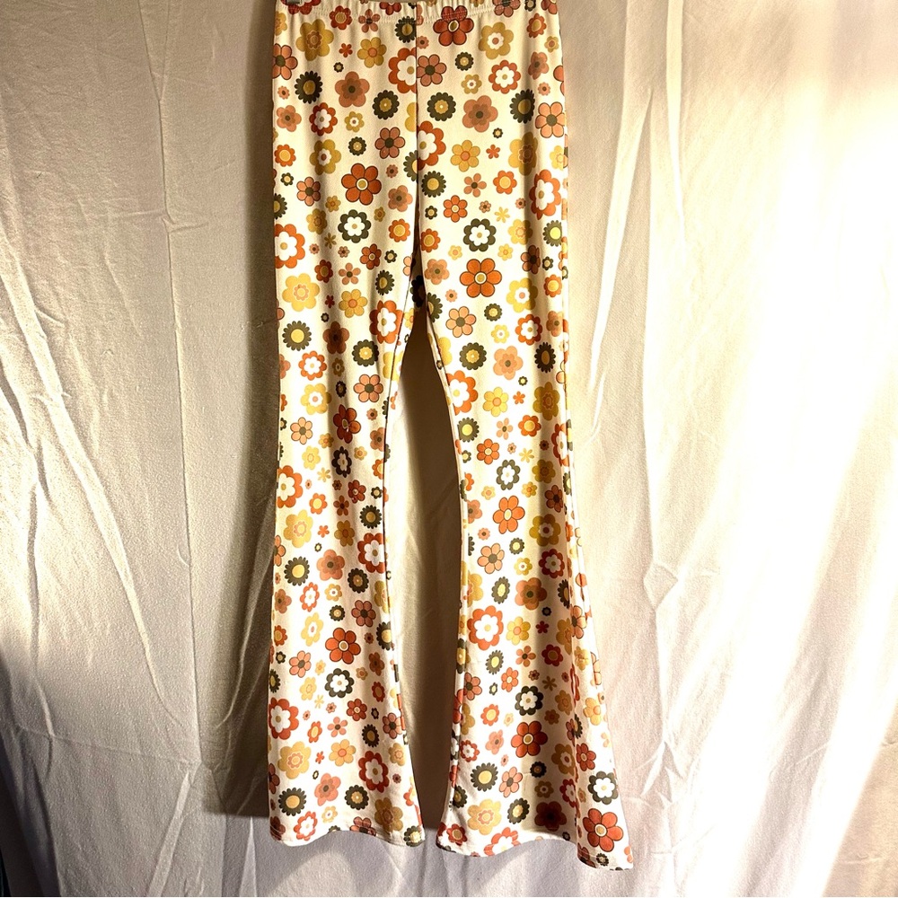 Nasty Gal Floral Flare Pants. Size 4. Retro 70’s style.